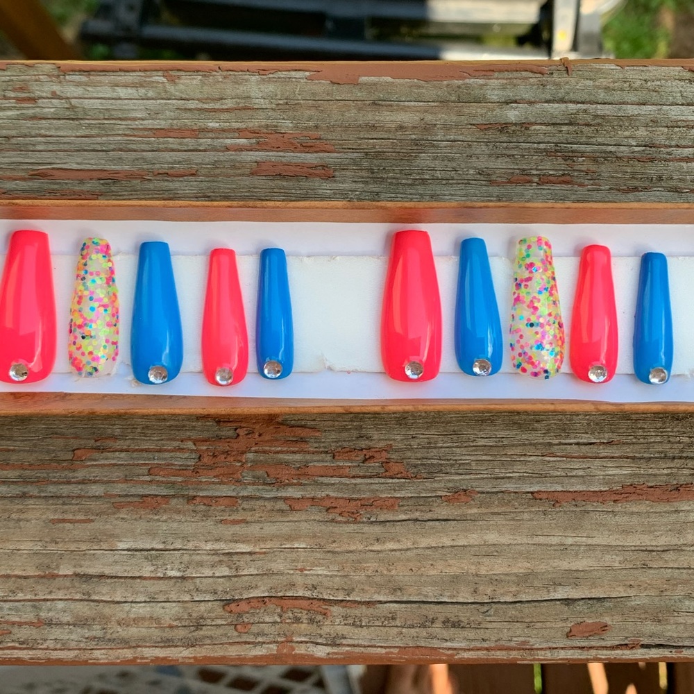 Press on nails